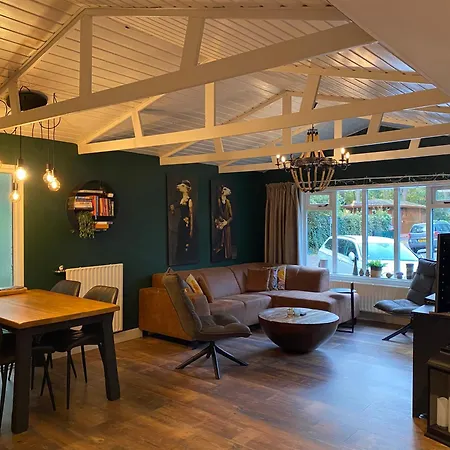 4 Person With Sauna And Whirpool Chalet *