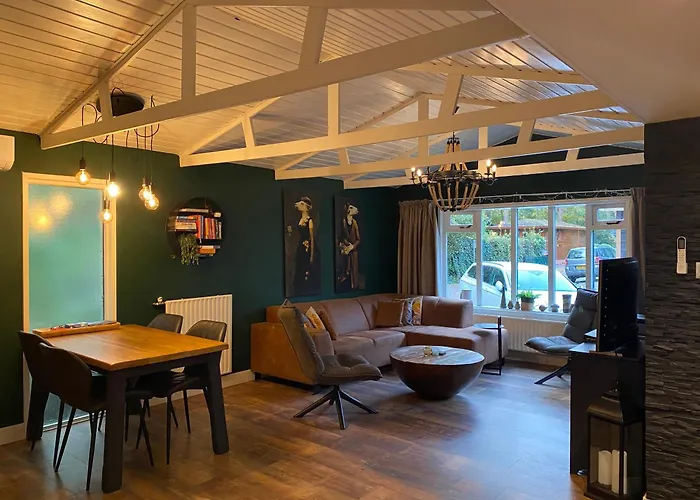 4 Person With Sauna And Whirpool Chalet *